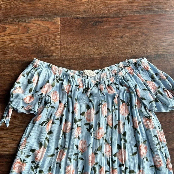 Blue & Pink Floral Print Off the Shoulder Shirt | Off the Shoulder | Flowers - Picture 3 of 5